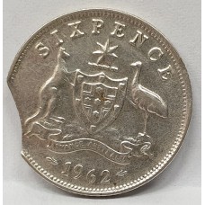 AUSTRALIA 1962 . SIXPENCE . ERROR . BITTEN CLIPPED EDGE . MINOR MARKS
